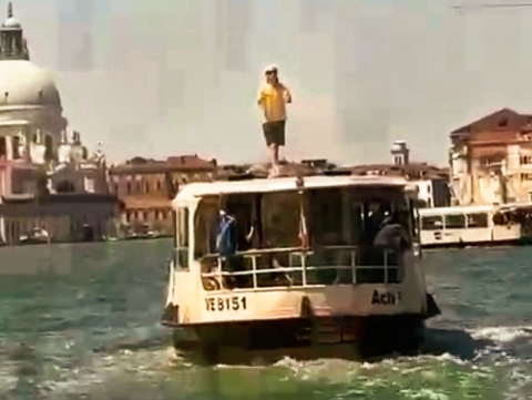 Fermo Polizia locale turista vaporetto