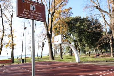 Cerimonia intitolazione campo da Basket a Fabio Canciani a Sant'Elena