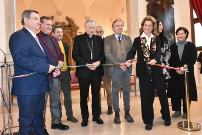 Il sindaco Brugnaro all'apertura della Pinacoteca San Clemente nella sala dei Novizi dell'Ospedale Civile di Venezia
