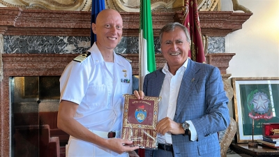 Incontro sindaco Brugnaro Capitano di Vascello Dario Gentile, nuovo comandante della Scuola Militare “Francesco Morosini”