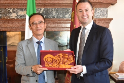 Il sindaco Venturini riceve il console generale del Giappone Yagi