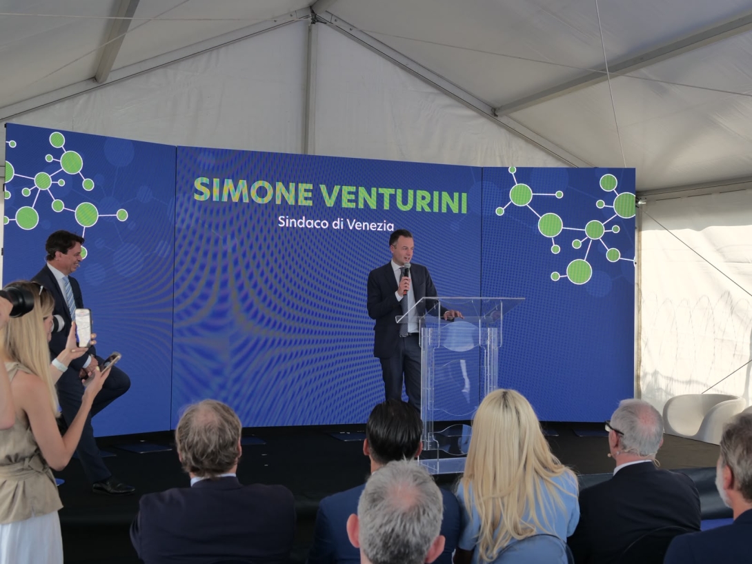 Il sindaco Venturini a Porto Marghera per l'inaugurazione impianto idrogeno rinnovabile
