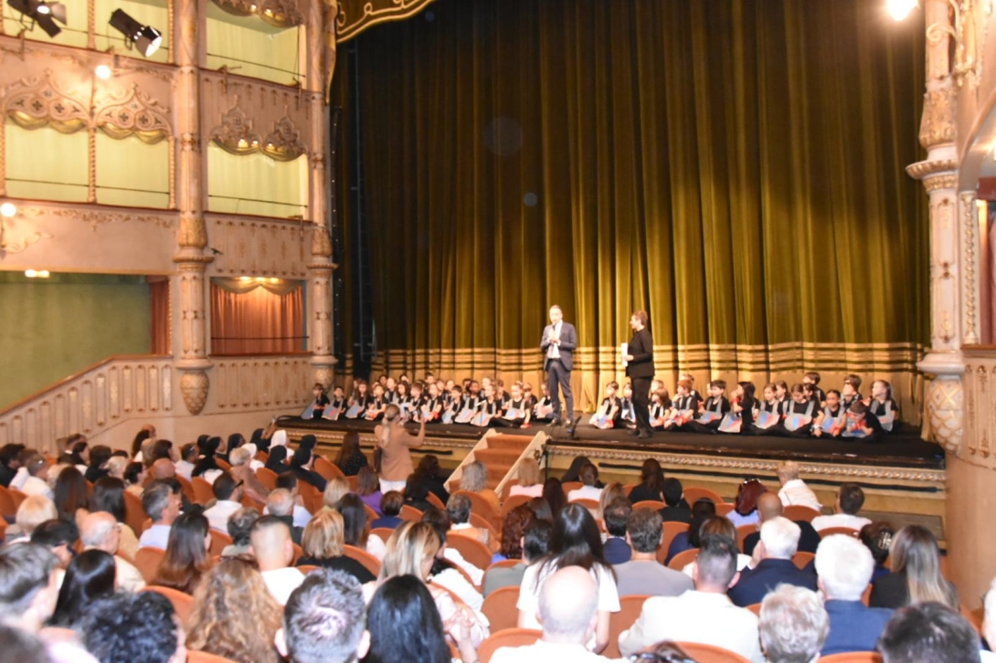 Il sindaco Simone Venturini al teatro Goldoni per il saggio di fine anno dell'istituto San Giuseppe di Venezia