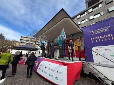 Damiano in piazza Ferretto per la campagna Prevenzione é salute