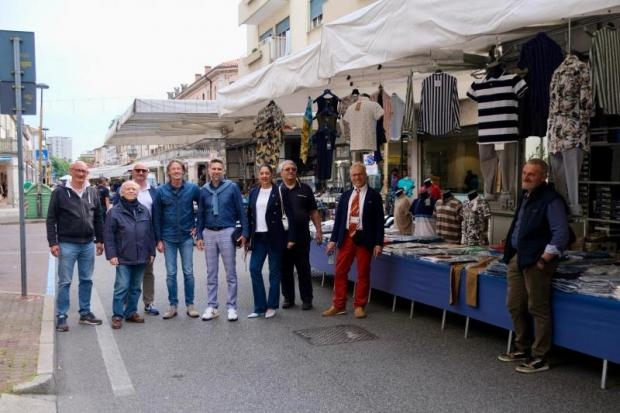 Via Piave in Festa Costalonga- Pesce
