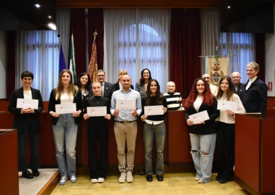 Damiano a consegna borse studio a studenti infermieristica
