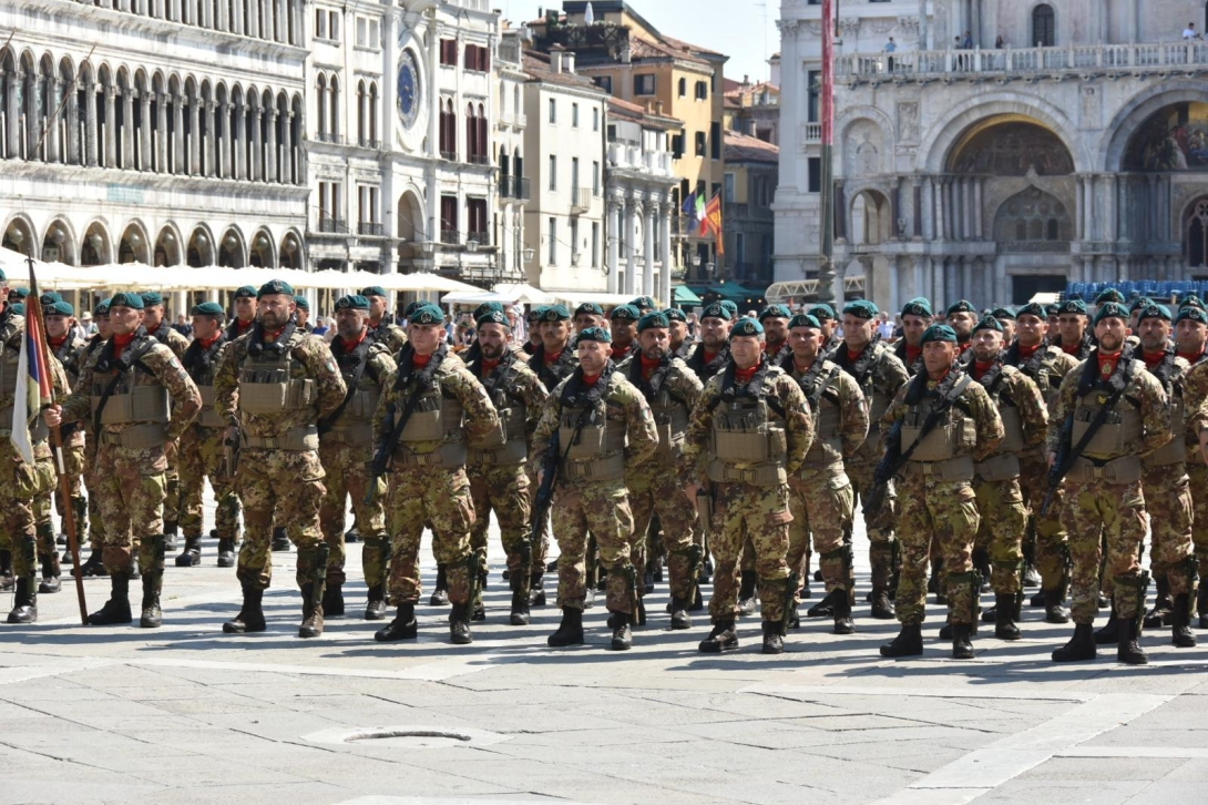 Sindaco Venturini Cerimonia 42° anniversario Lagunari
