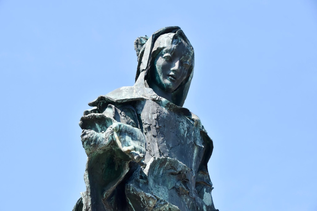 Cerimonia dell'Infiorata in piazzetta Santa Lucia