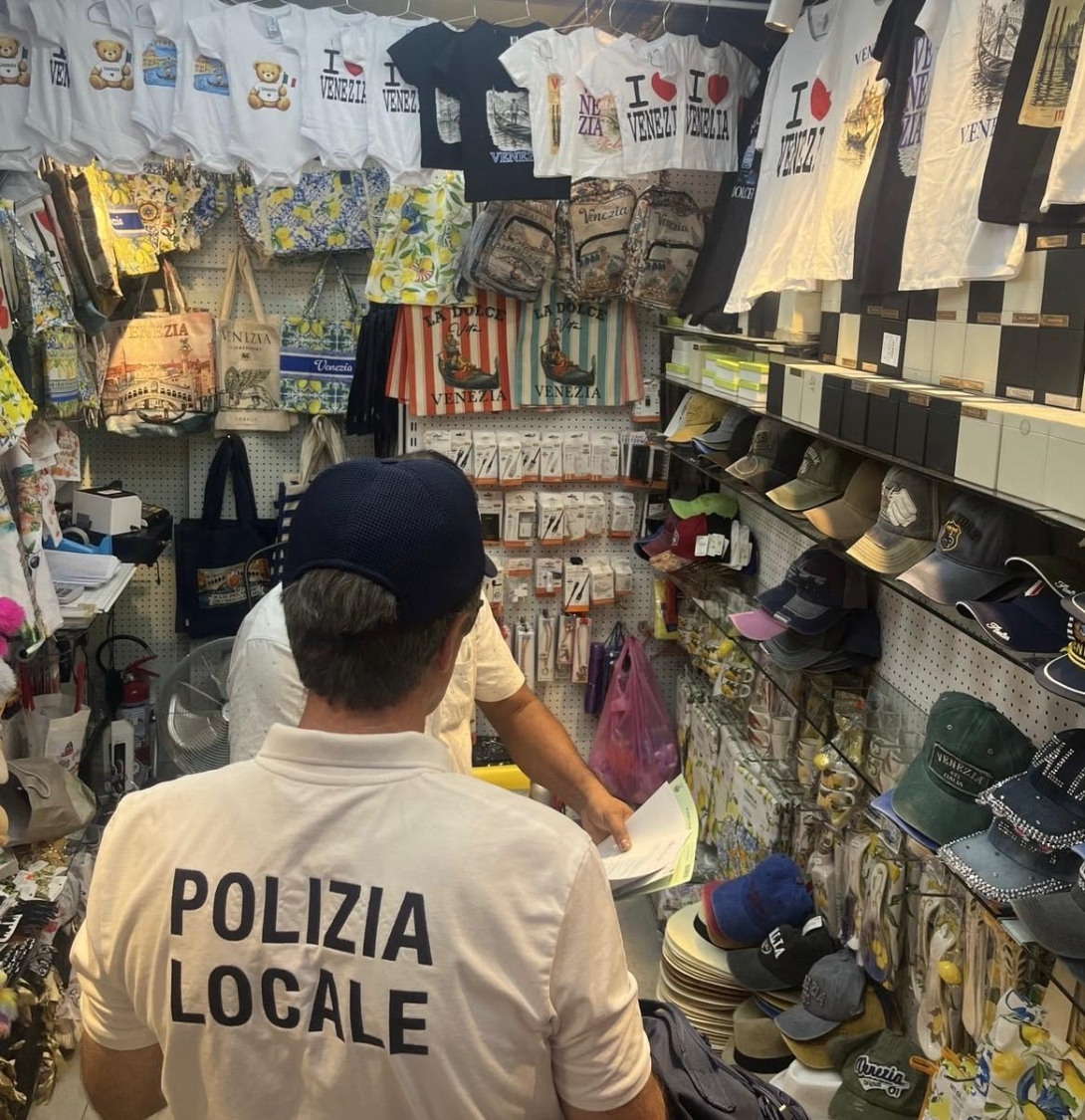 Controlli Polizia Locale commercio San Marco