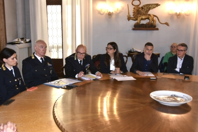 Costalonga e Pesce alla conferenza stampa misure antipaccottiglia 2025/2026