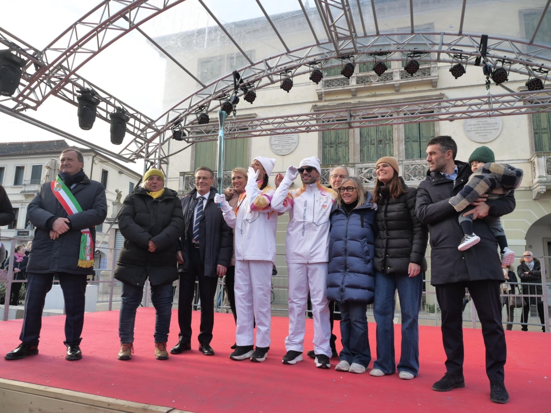 Viaggio fiamma olimpica piazza Ferretto