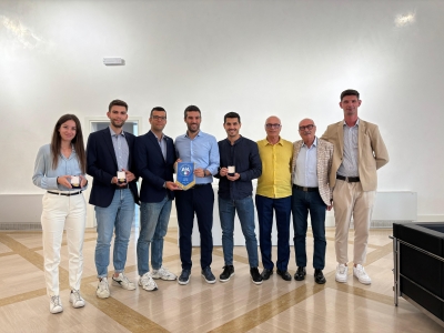 Vicesindaco Andrea Tomaello con i nuovi arbitri Fgci