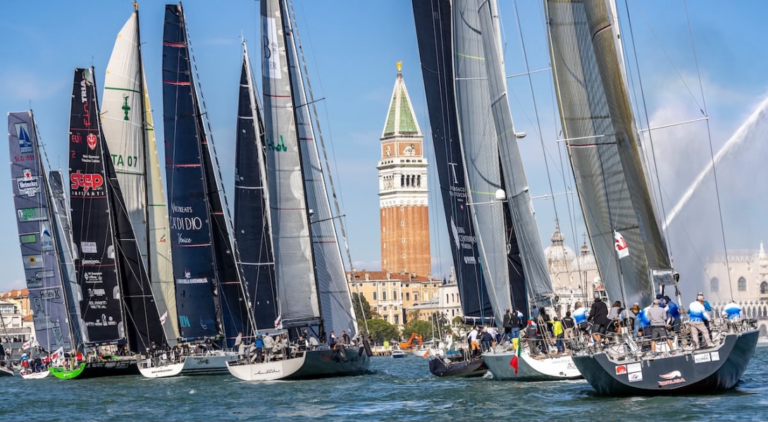 Il sindaco Venturini con l'assessore Costalonga alla presentazione di Venice Hospitality Challenger 2026