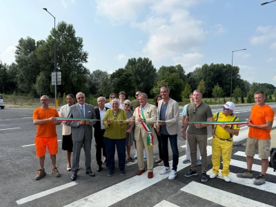 Inaugurazione bypass Gazzera - Sindaco, taglio nastro