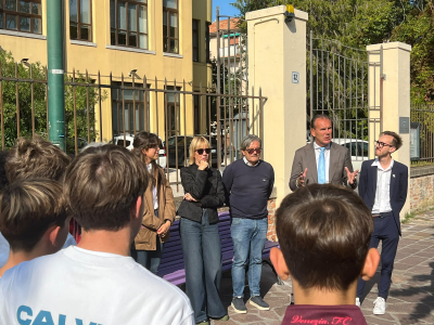 Posa panchine lilla sul territorio della Municipalita Lido-Pellestrina