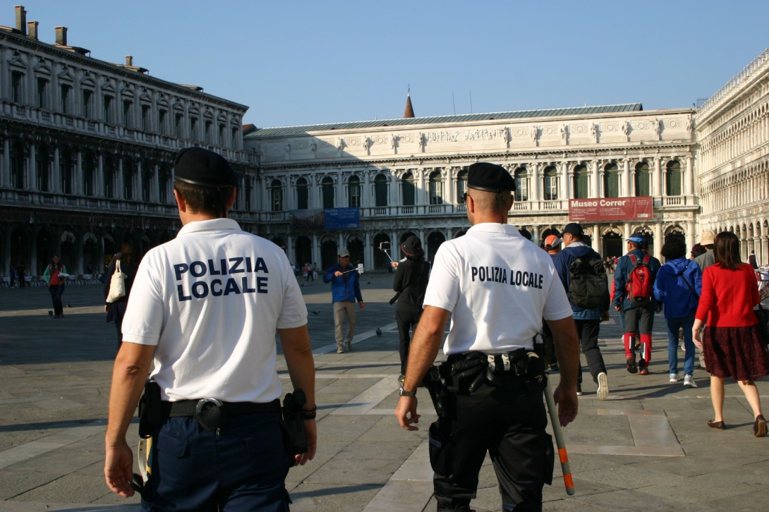 Polizia locale in Piazza San Marco