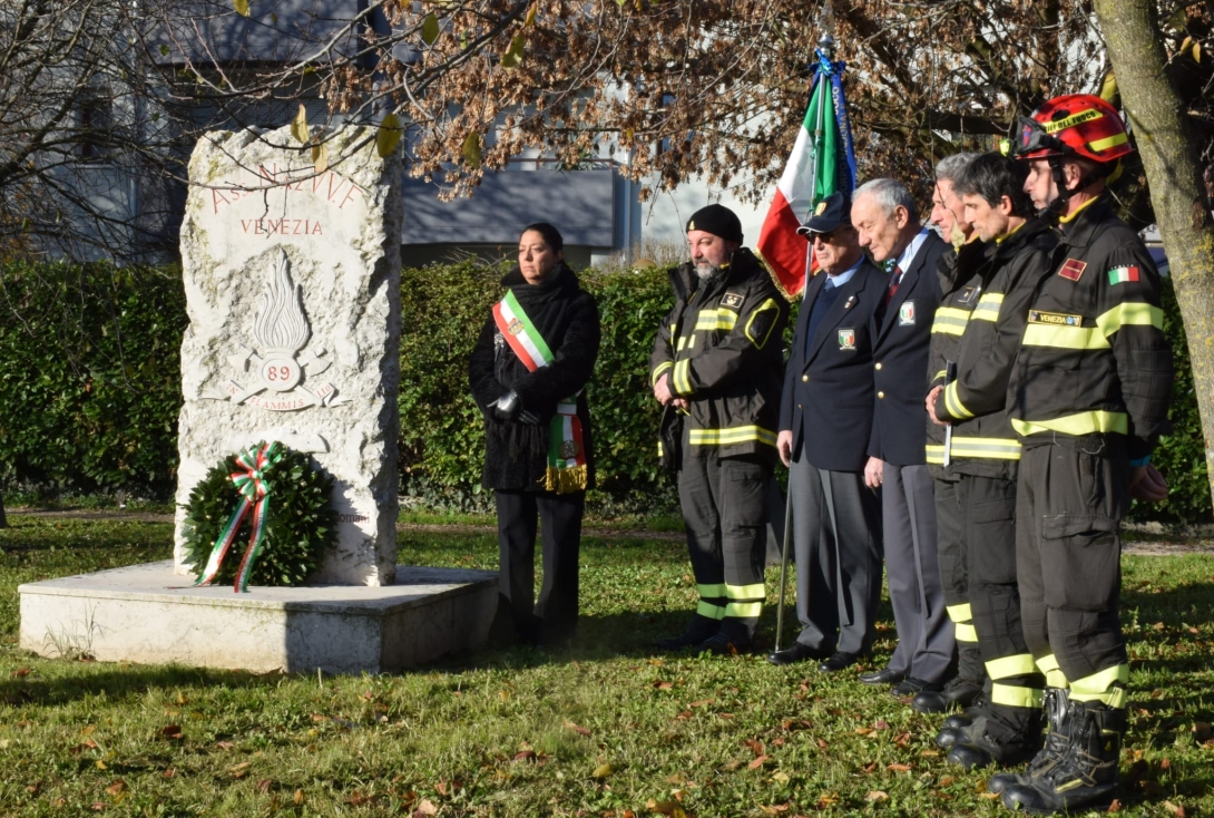 Deposizione Corona Parco Catene_1