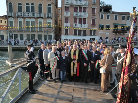 Apertura ponte votivo Redentore
