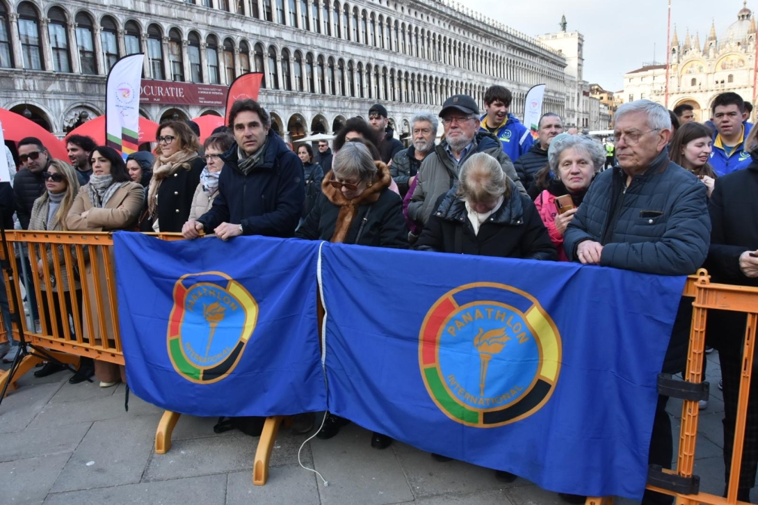 Fiamma paralimpica a Venezia