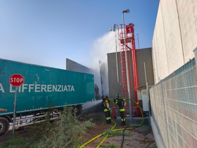 Mezzo incendiato