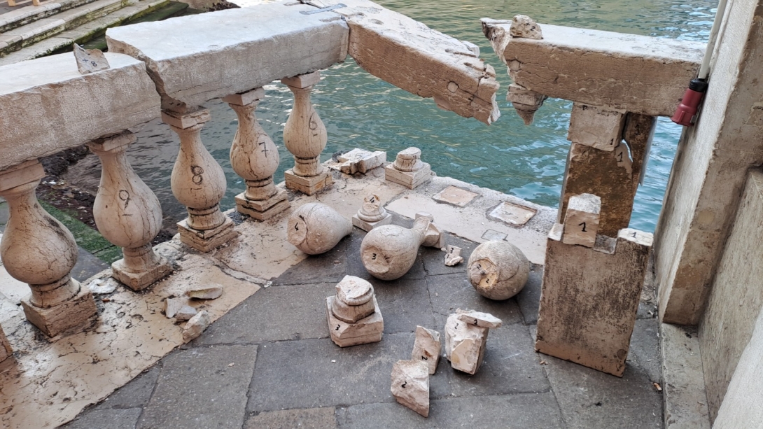 Intervento di restauro e consolidamento della balaustra marmorea di Riva del Buso