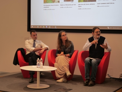 Conferenza stampa Crowfunding alla Vez, assessore Venturini