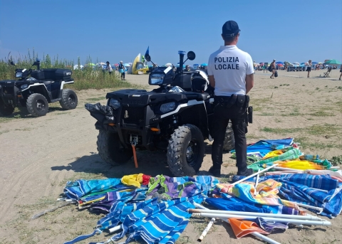 Controlli spiaggia Polizia locale