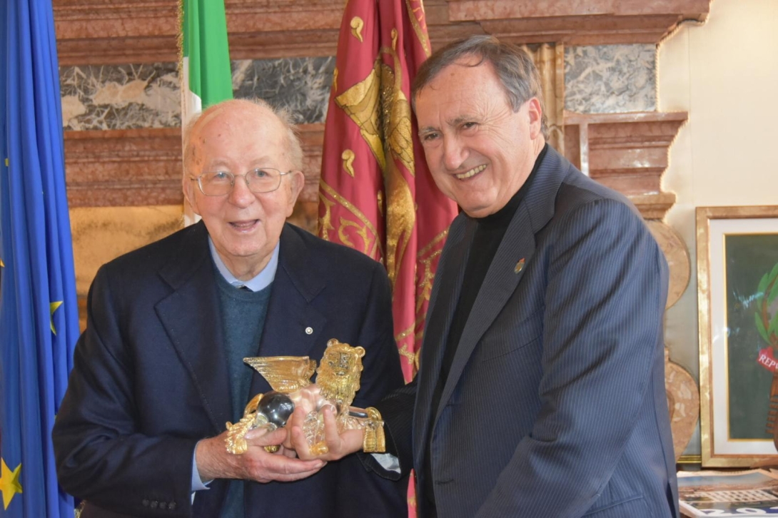 Il sindaco Brugnaro riceve Alessandro Favaretto Rubelli