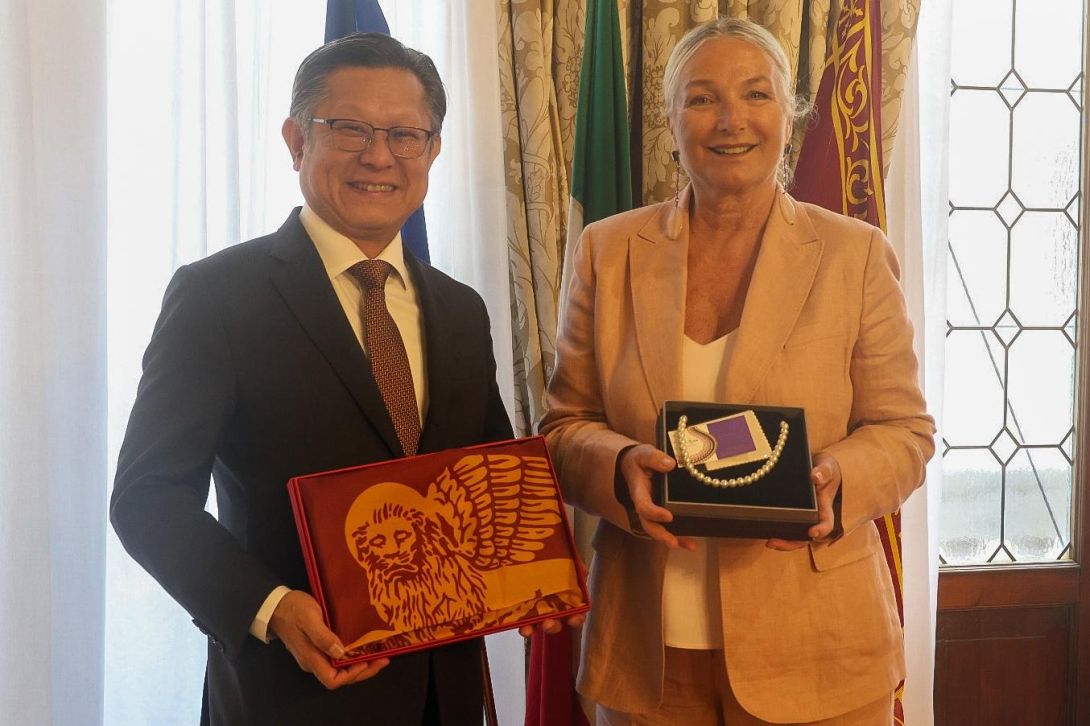 Incontro vicesindaco Zaccariotto direttore generale Ufficio di Rappresentanza di Taipei a Milano, Riccardo Tsan-Nan Lin