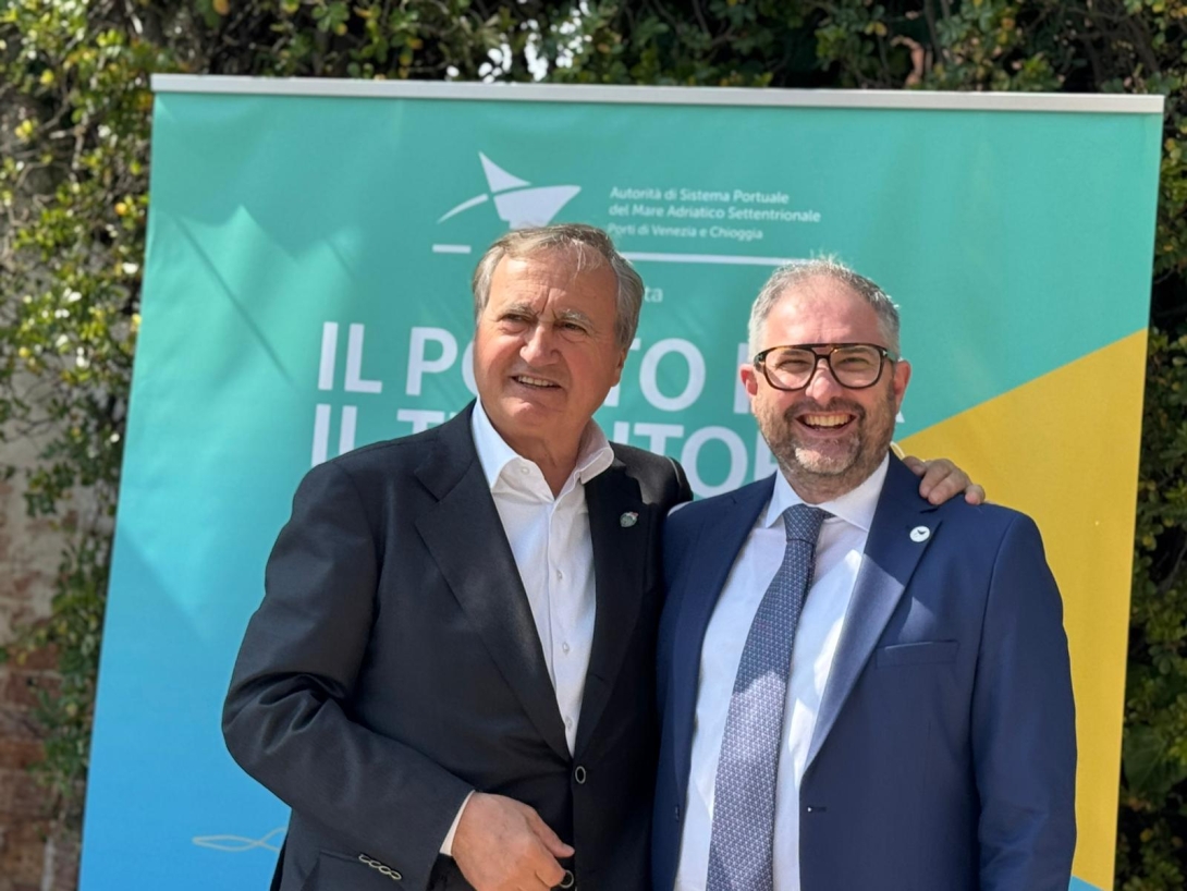 Il sindaco Brugnaro alla presentazione Il Porto per il territorio"