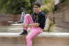 ragazzo pantaloni rosa
