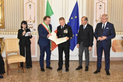 De Martin in Prefettura per cerimonia consegna OMRI